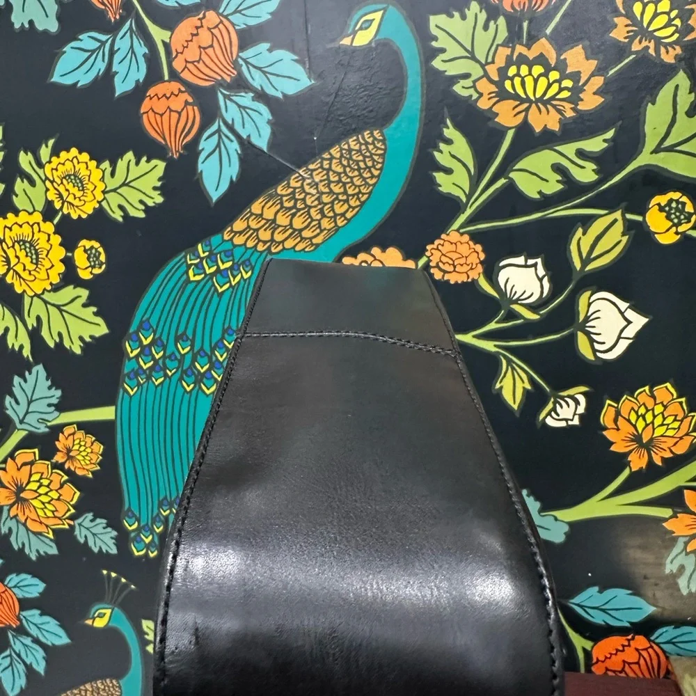 Vintage Salvatore Ferragamo Black Leather Bag – Gold Shoe hardware– 80s/90s - Picture 12 of 14